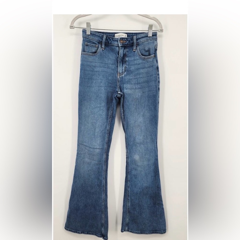 Abercrombie & Fitch The Vintage High Rise Flare
Jeans Size 25 0